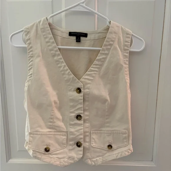 Banana Republic Cream Button-Up Vest - Picture 3 of 5